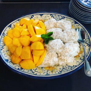 SWEET STICKY RICE WITH MANGO